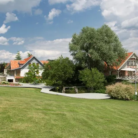 Posiadlosc Wiejska I Ogrody Acqua Di Rosa 酒店 Zameczek